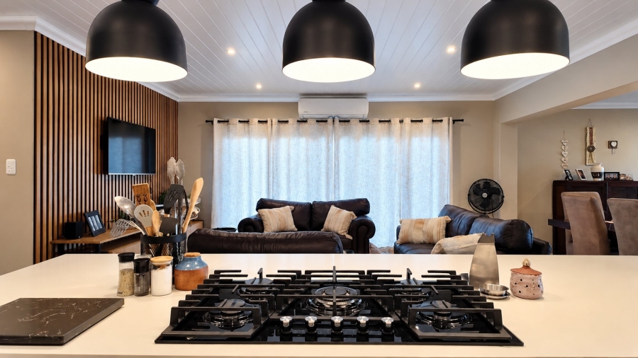 3 Bedroom Property for Sale in Stilbaai Wes Western Cape